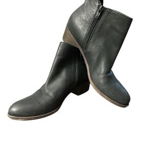 Lucky Brand Banterr Black Leather Ankle Booties size 8